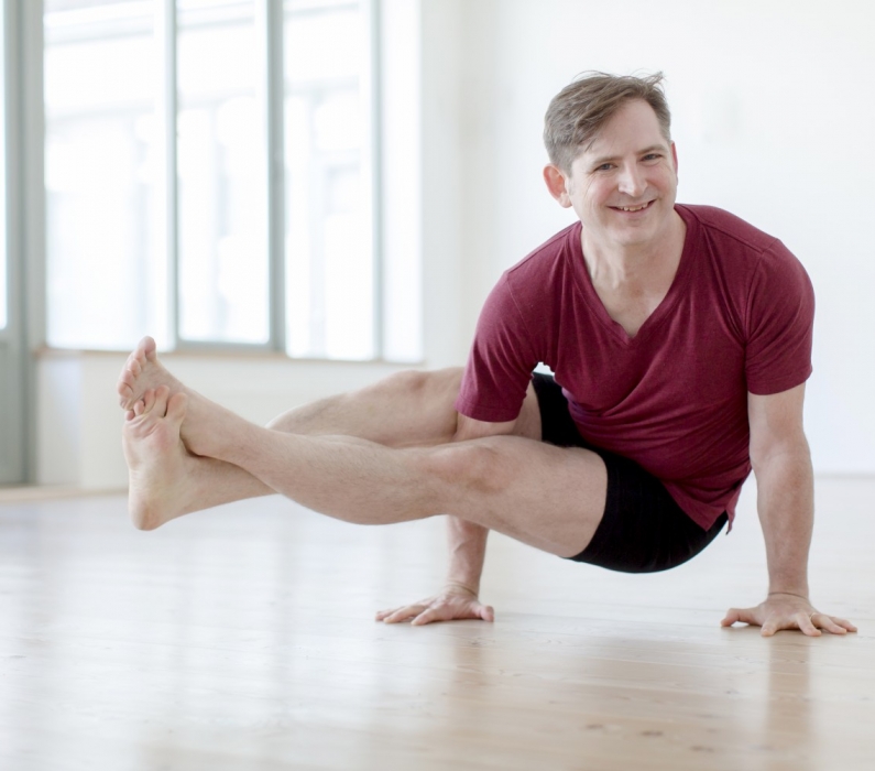 FREE ONLINE YOGA MIT KEVIN I 1x pro Woche (english) FREE ONLINE YOGA MIT KEVIN I 1x pro Woche (english)